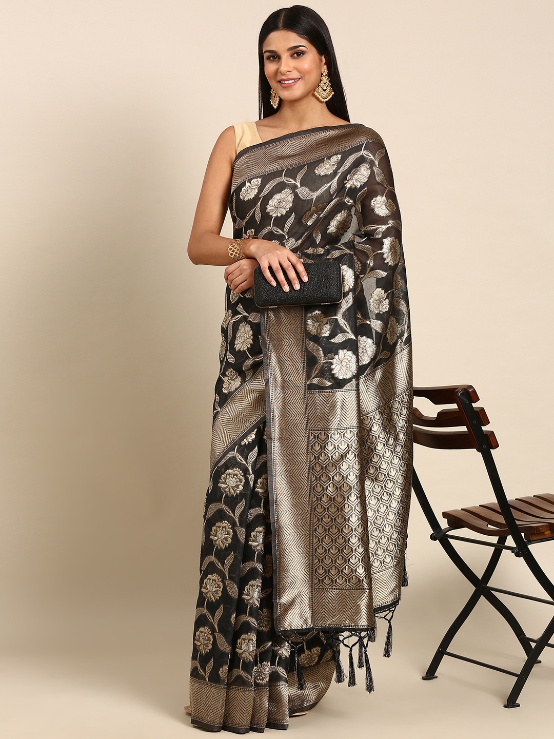 

AYKA CLOTHINGS Floral Zari Paithani Saree, Black