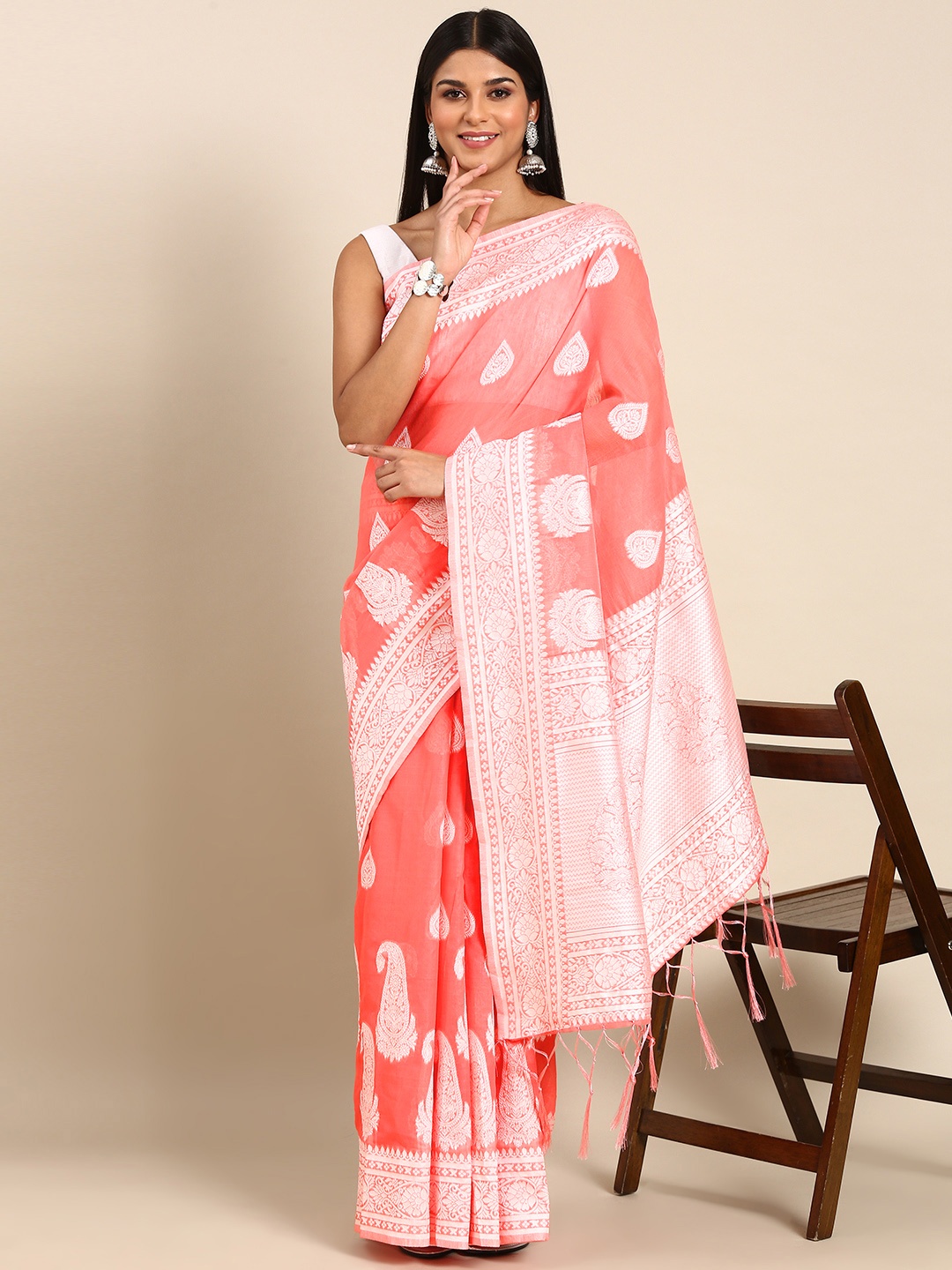 

AYKA CLOTHINGS Woven Design Paisley Saree, Peach