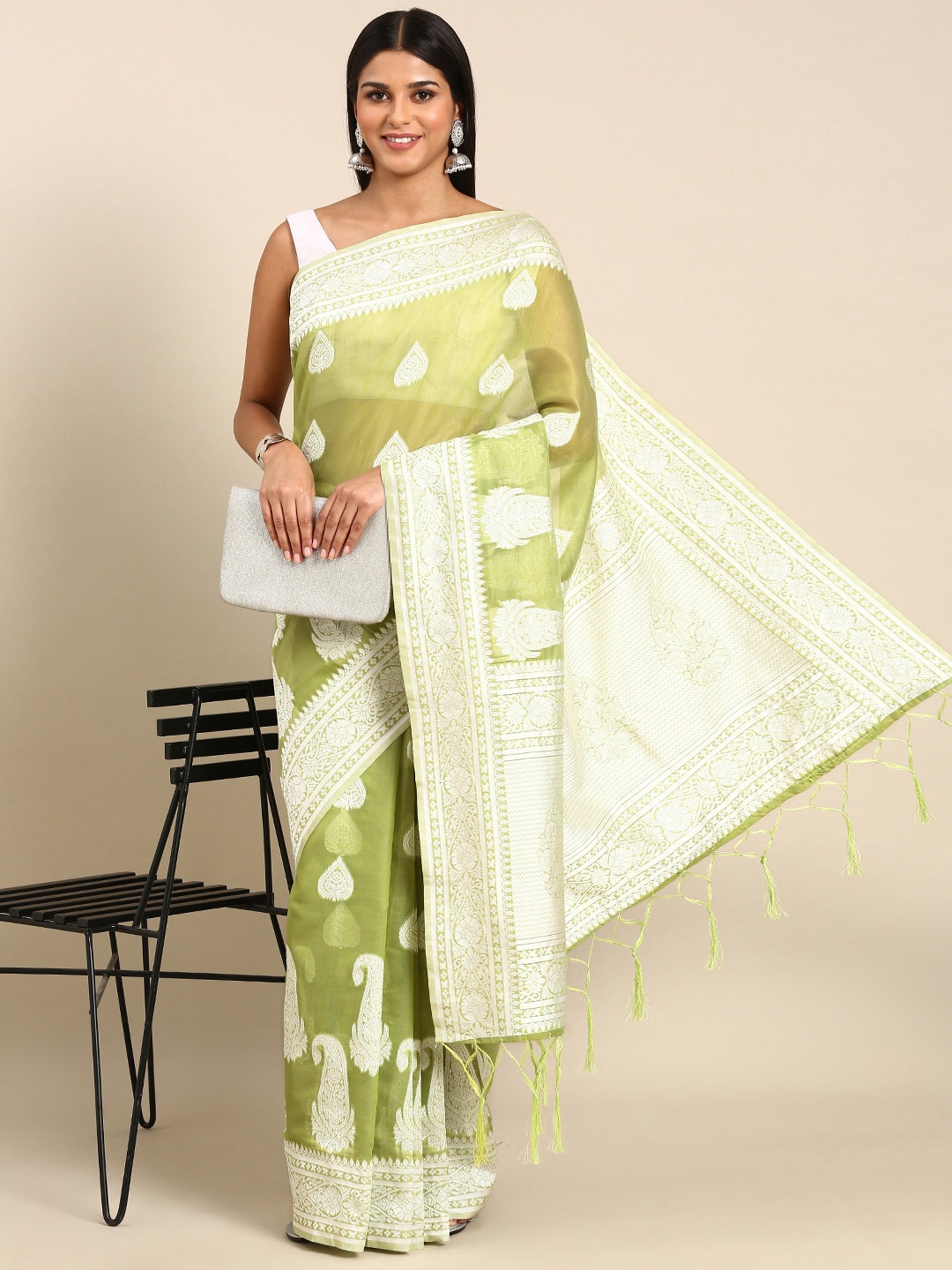 

AYKA CLOTHINGS Woven Design Paisley Saree, Green