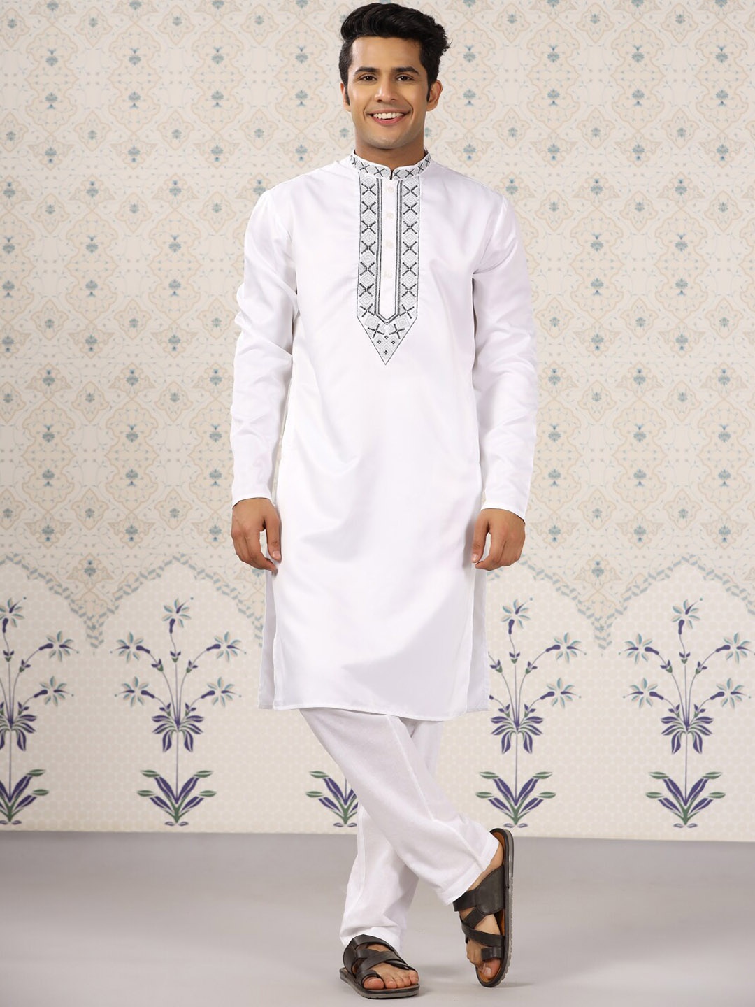 

Ode by House of Pataudi Yoke Design Mandarin Collar Thread Work Kurta With Pyjamas, White