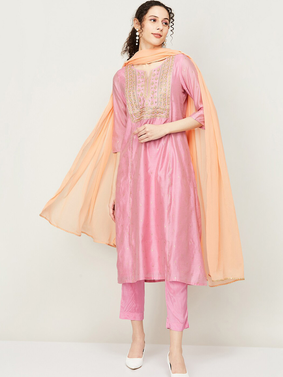 

Melange by Lifestyle Floral Yoke Design Gotta Patti Kurta with Trousers & Dupatta, Pink