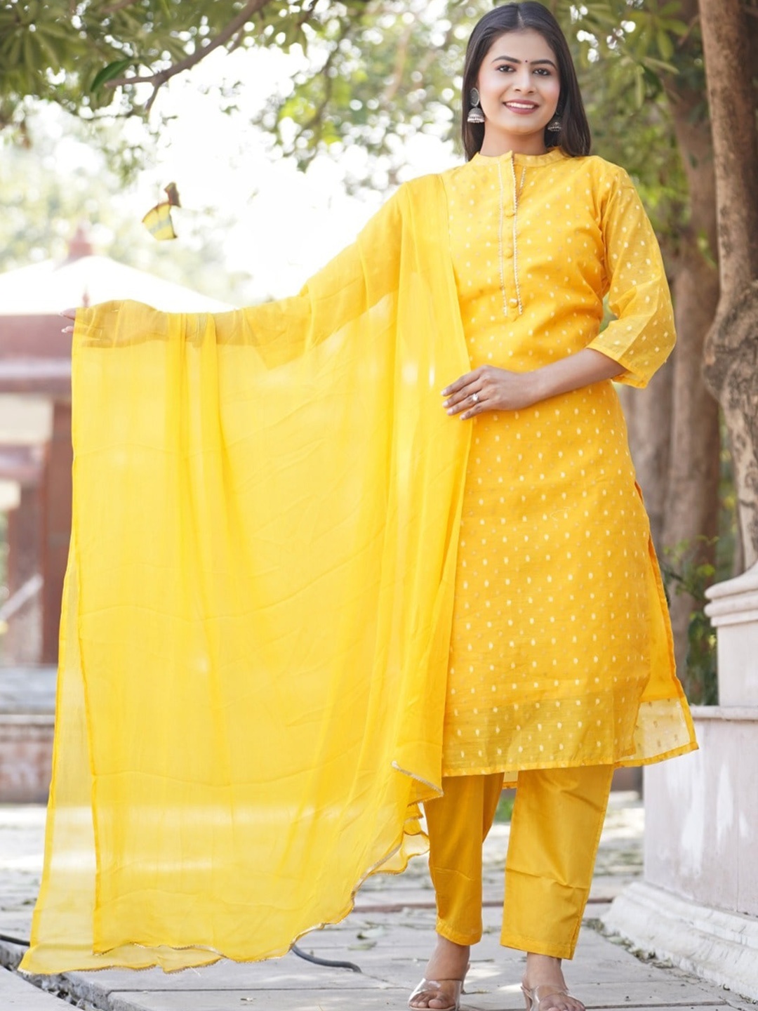 

Kesarya Ethnic Motifs Printed Gotta Patti Foil Chanderi Silk Kurta with Trousers & Dupatta, Yellow