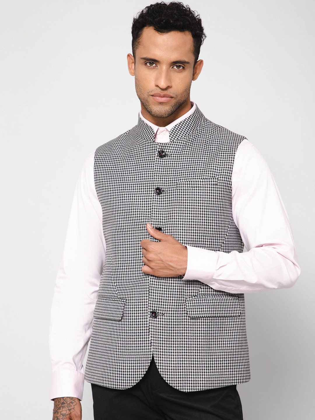 

Cantabil Men Checked Mandarin Collar Nehru Jacket, Black