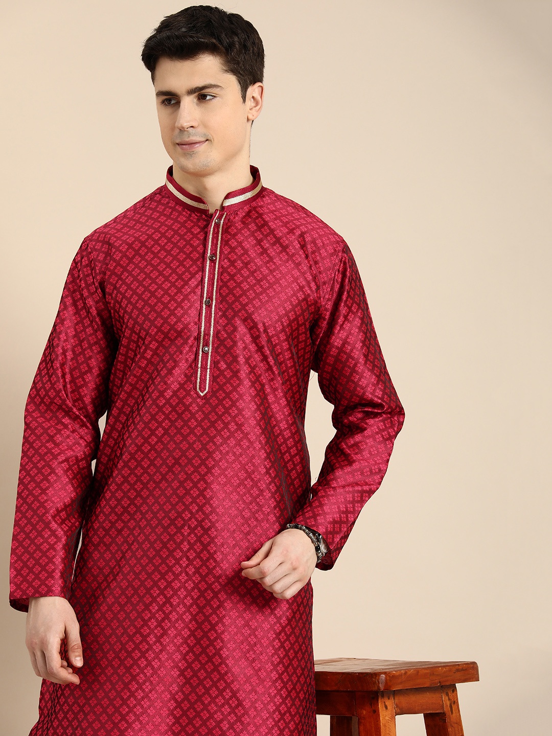 

Anouk Men Floral Embroidered Jacquard Kurta, Red