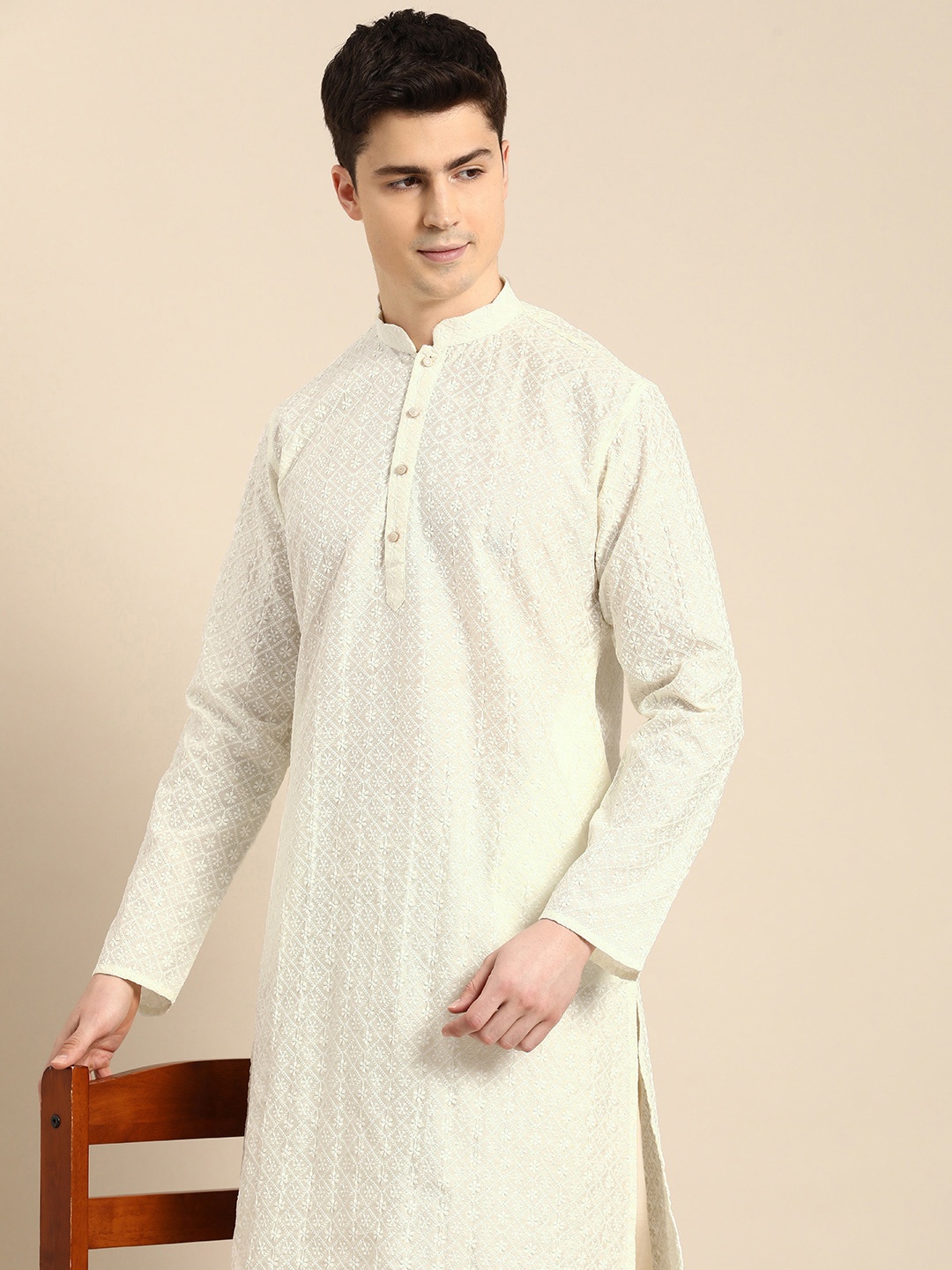 

Anouk Men Geometric Embroidered Thread Work Kurta, White