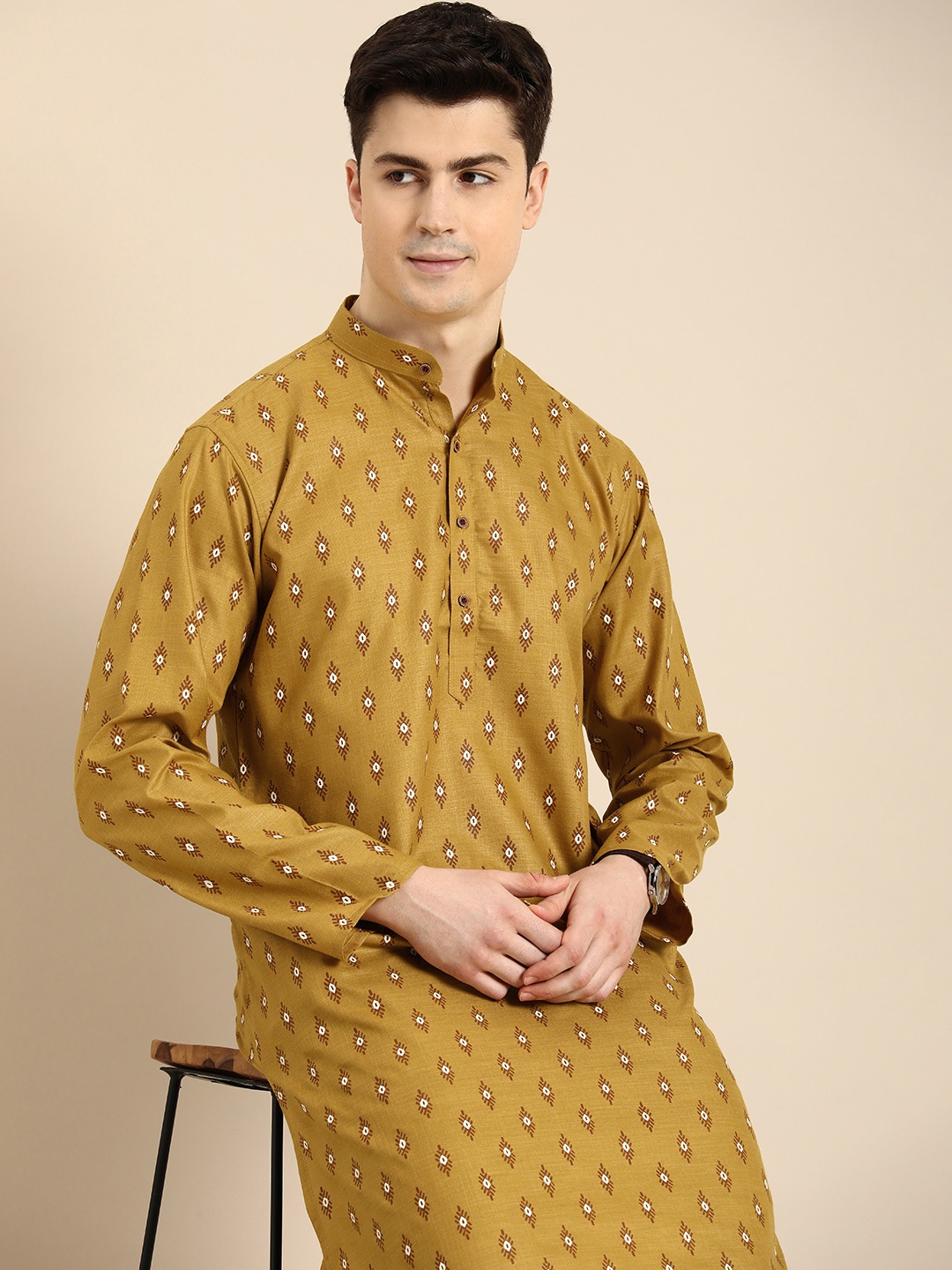 

Anouk Men Ethnic Motifs Printed Kurta, Mustard