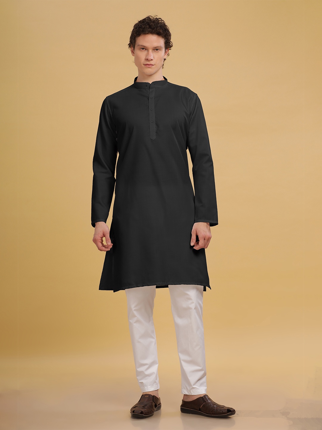 

Anouk Men Solid Kurta, Black