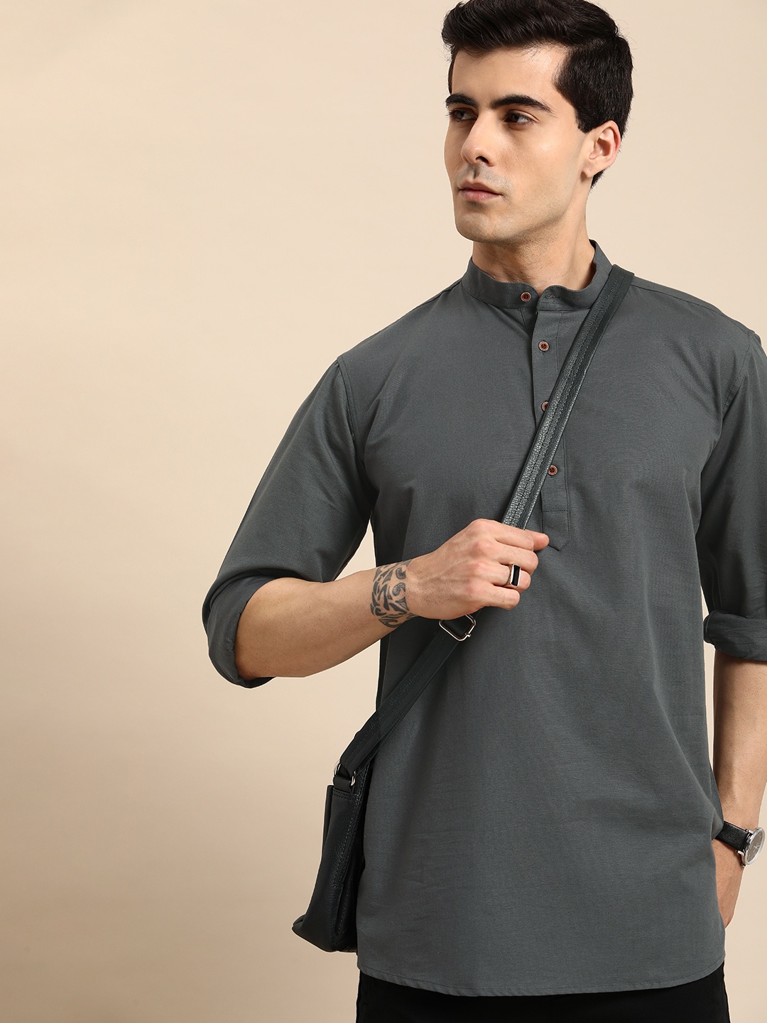 

Anouk Men Mandarin Collar Kurta, Grey
