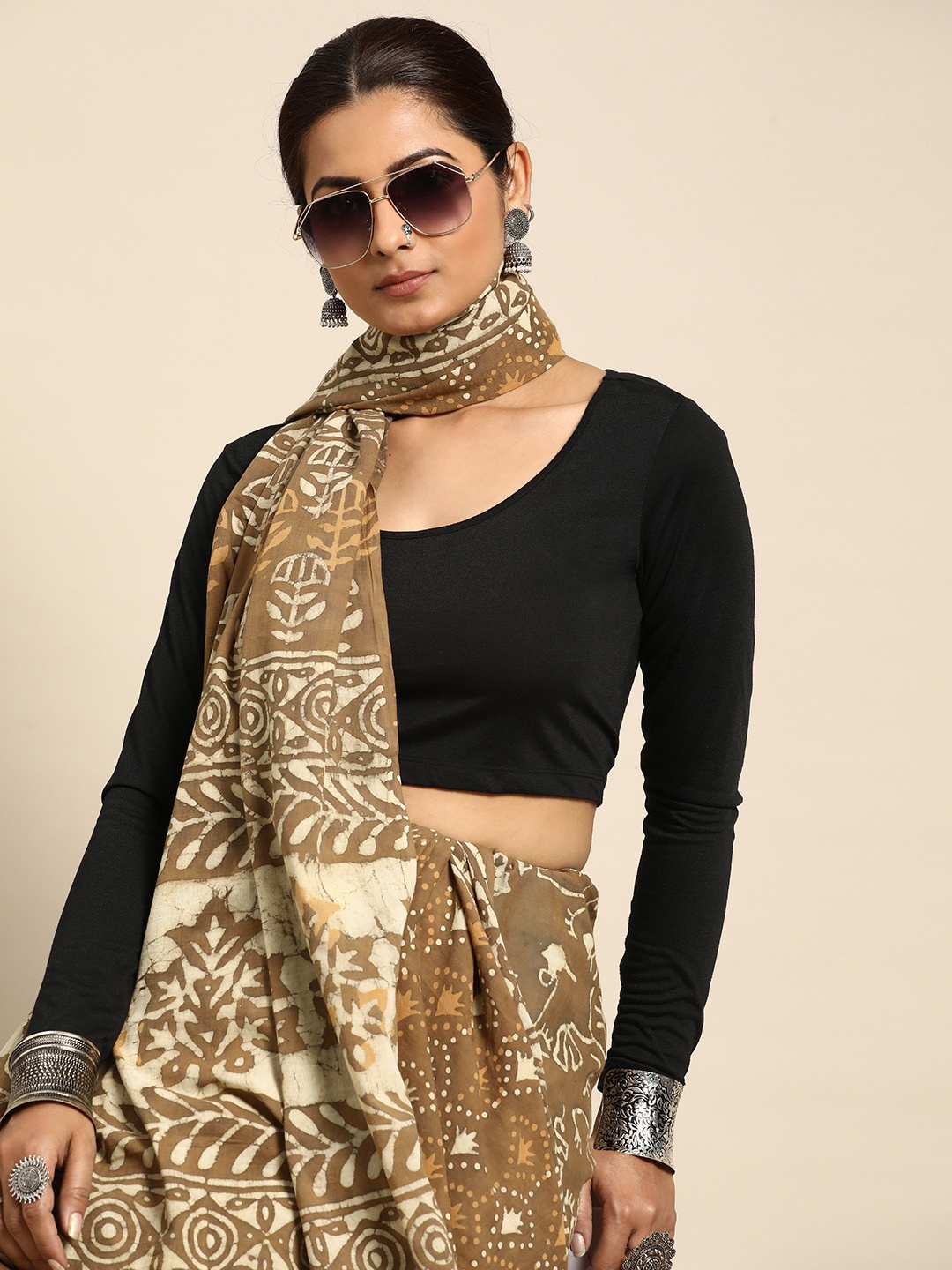 

Taavi Ethnic Motifs Printed Pure Cotton Bagru Saree, Brown