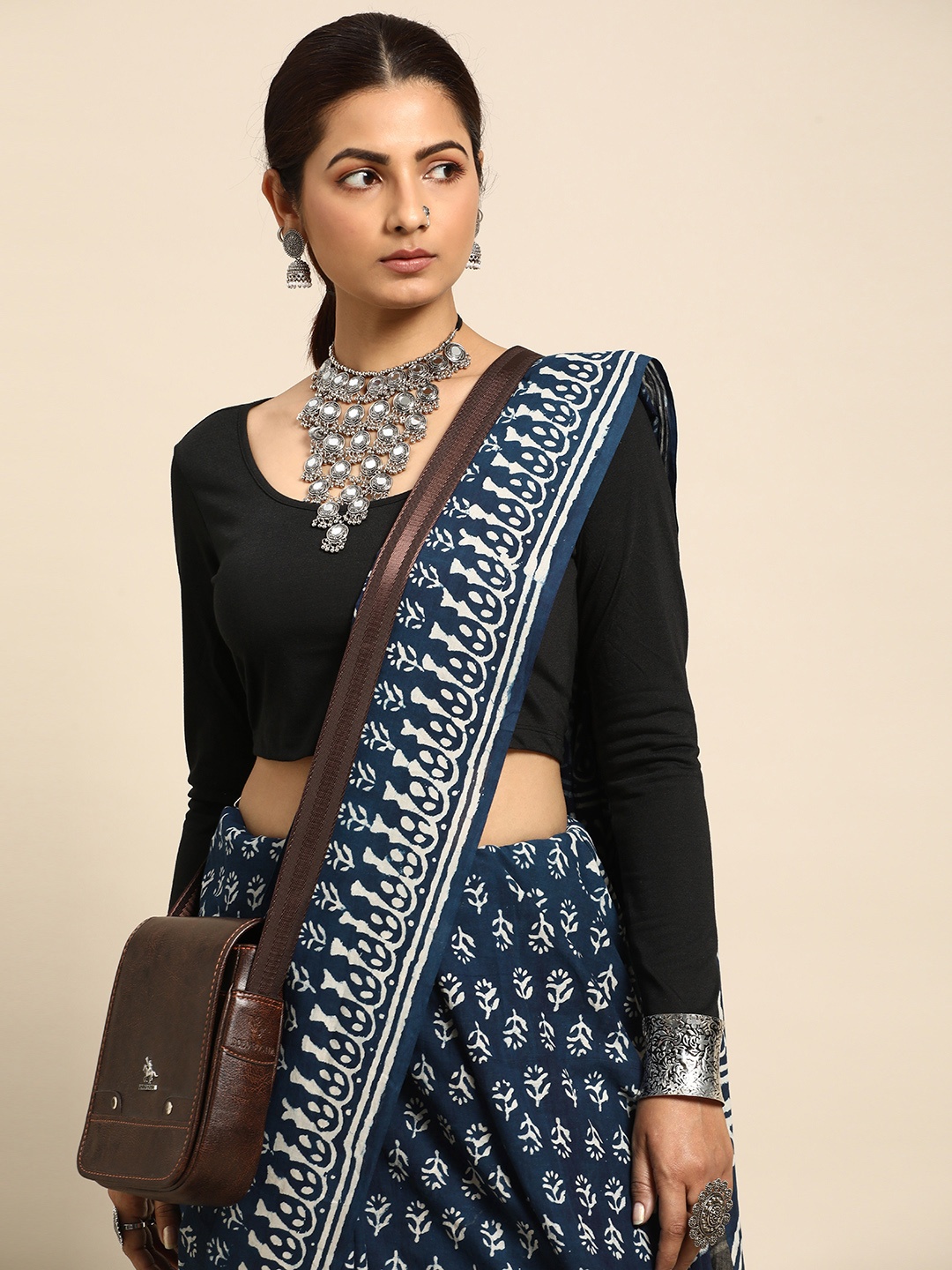 

Taavi Floral Printed Pure Cotton Saree, Blue