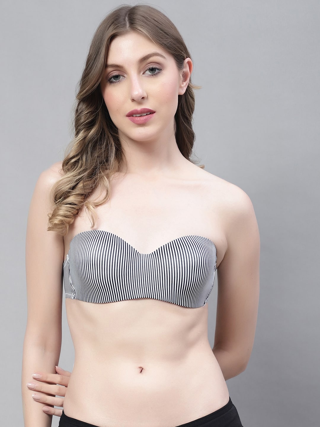 

PrettyCat Striped Lightly Padded Underwired Half Coverage All Day Comfort Seamless Bra, Black