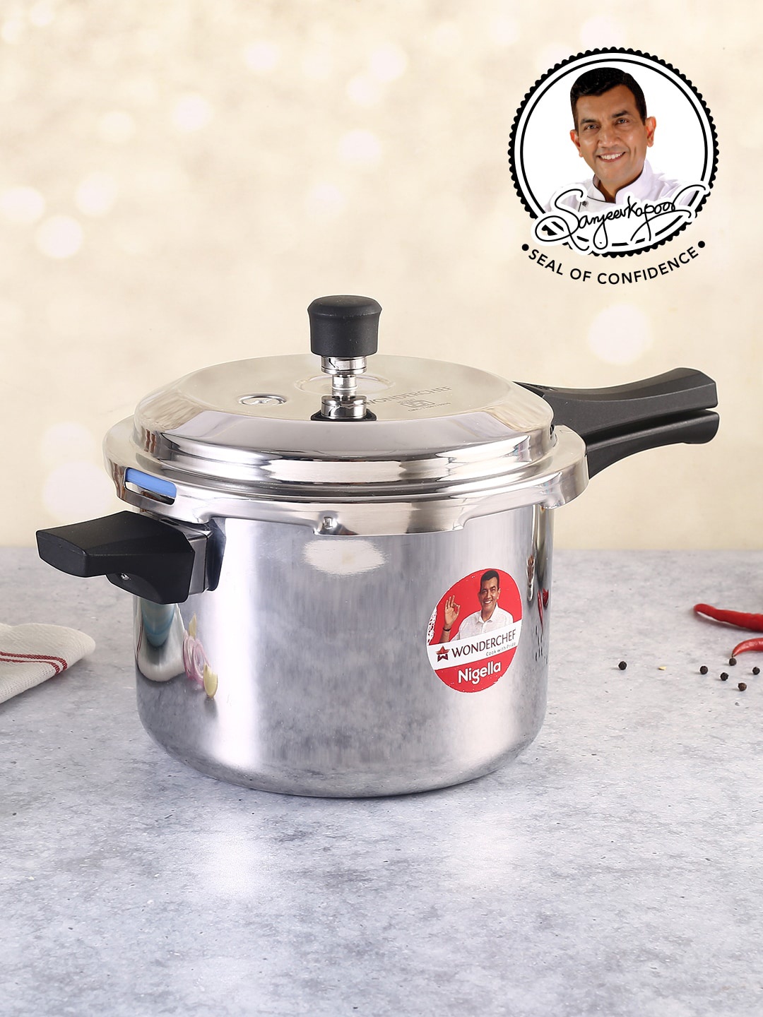 

Wonderchef Nigella Tri-Ply Stainless Steel Outer Lid Pressure Cooker 5 L, Silver