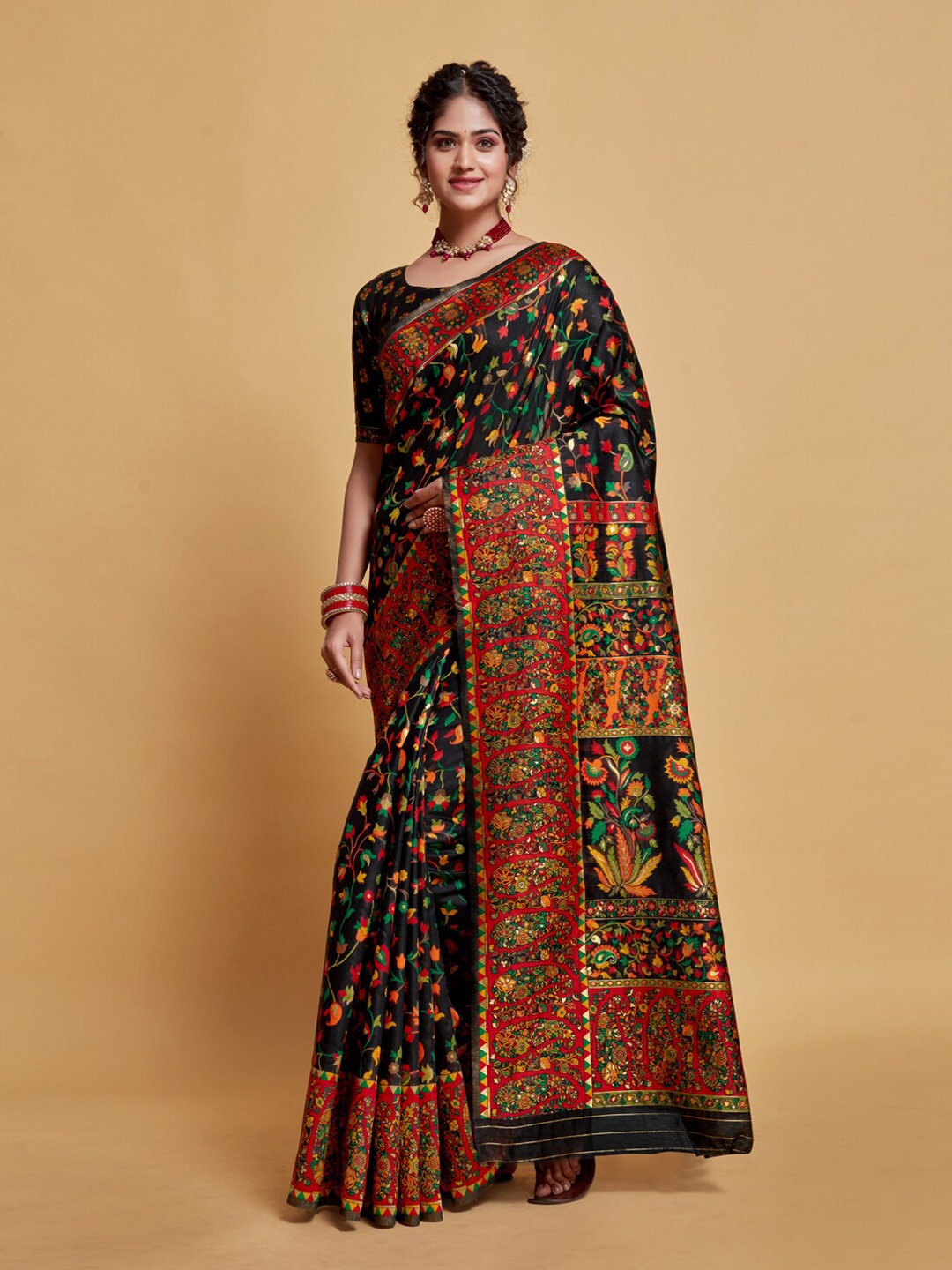 

GAJARAI Floral Printed Zari Silk Blend Banarasi Saree, Black