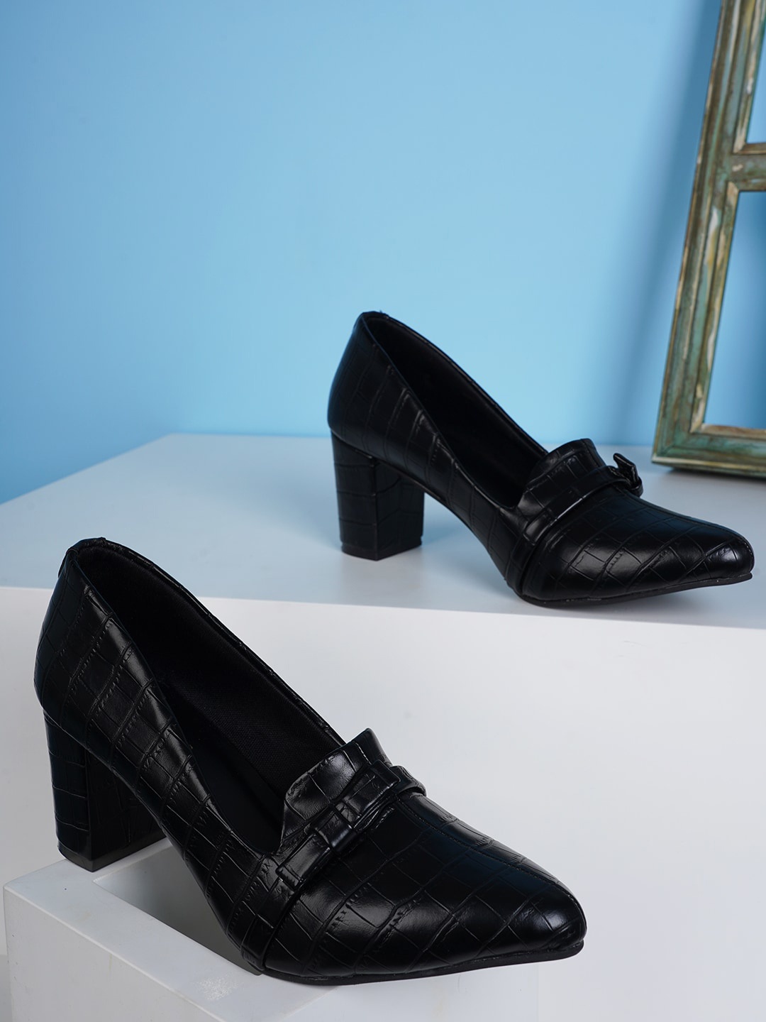 

ICONICS Textured Block Pumps With Bows, Black