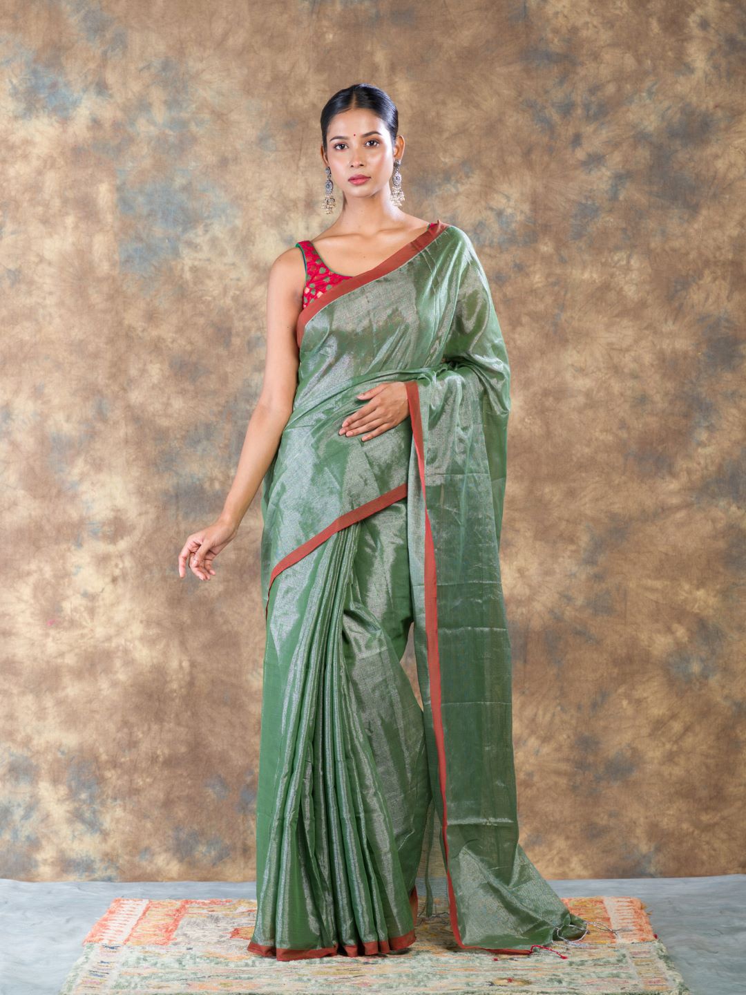 

HERE&NOW Shimmer Linen Blend Saree, Green