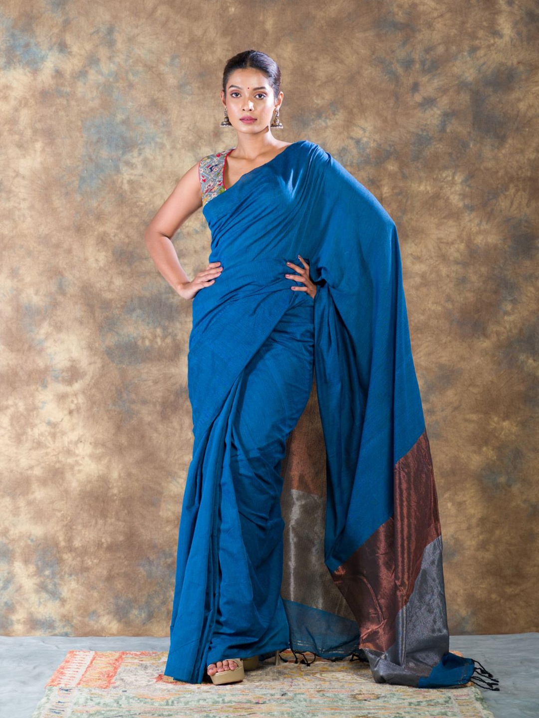 

HERE&NOW Colourblocked Zari Saree, Blue