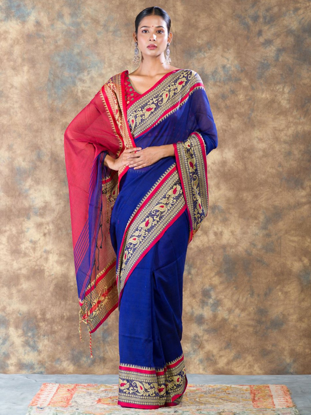 

HERE&NOW Blue & Red Bordered Saree