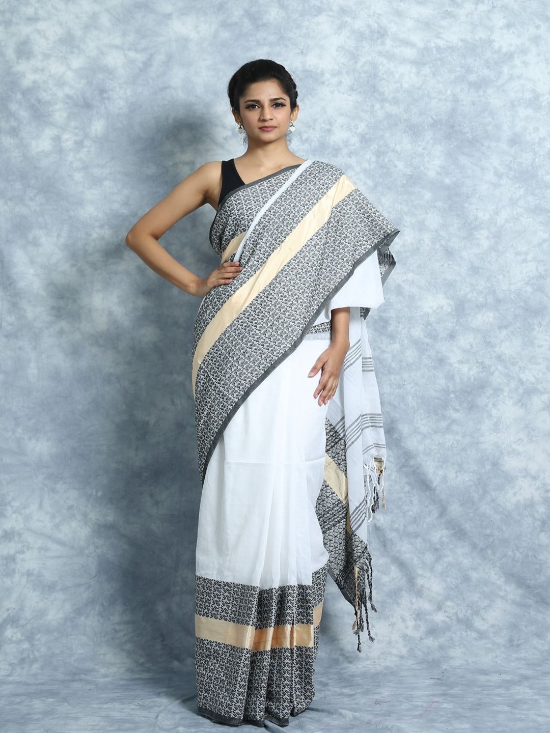 

HERE&NOW Paisley Cotton Blend Saree With Tassel, White