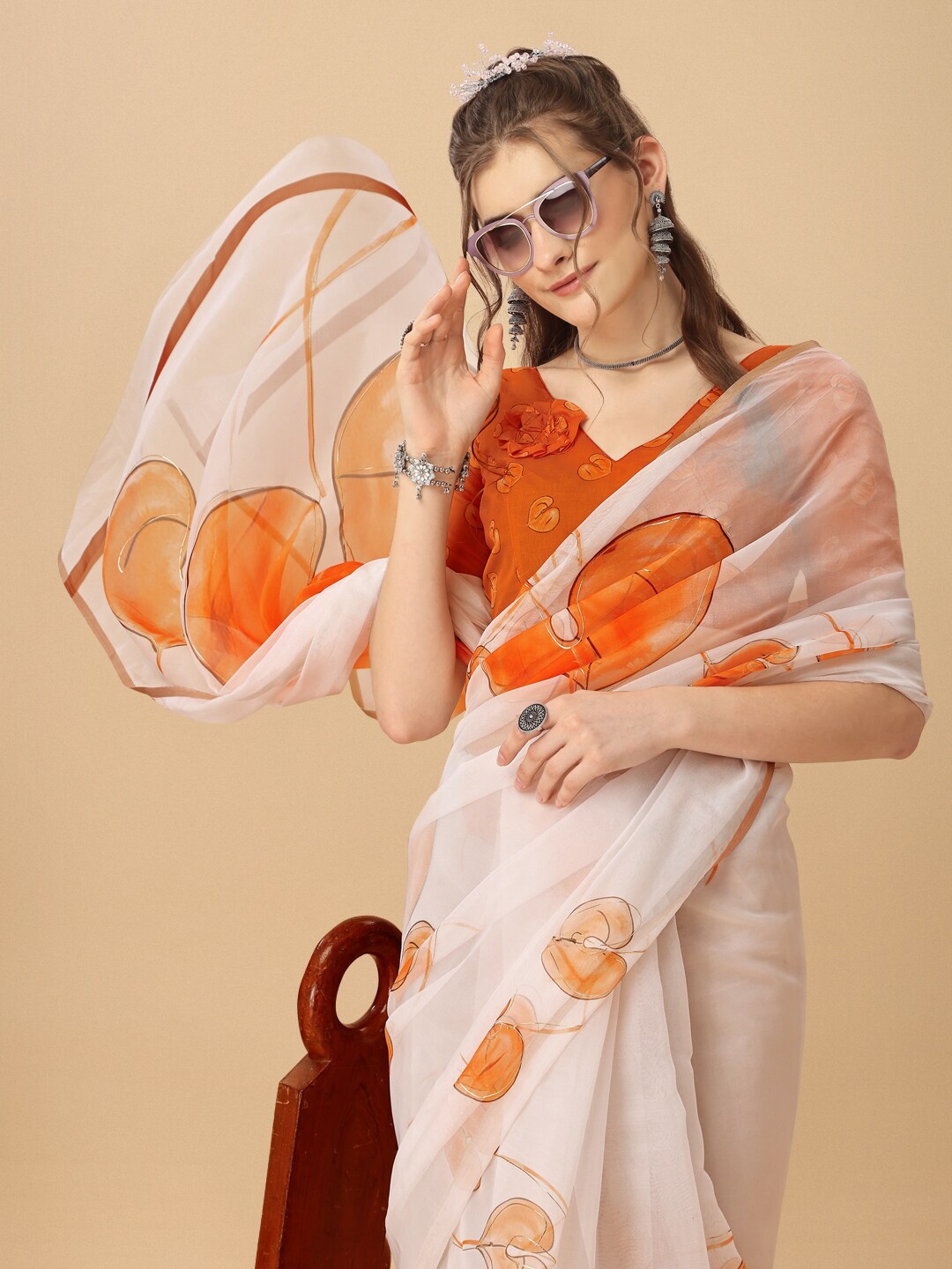 

Sangria Floral Printed Organza Saree, Cream