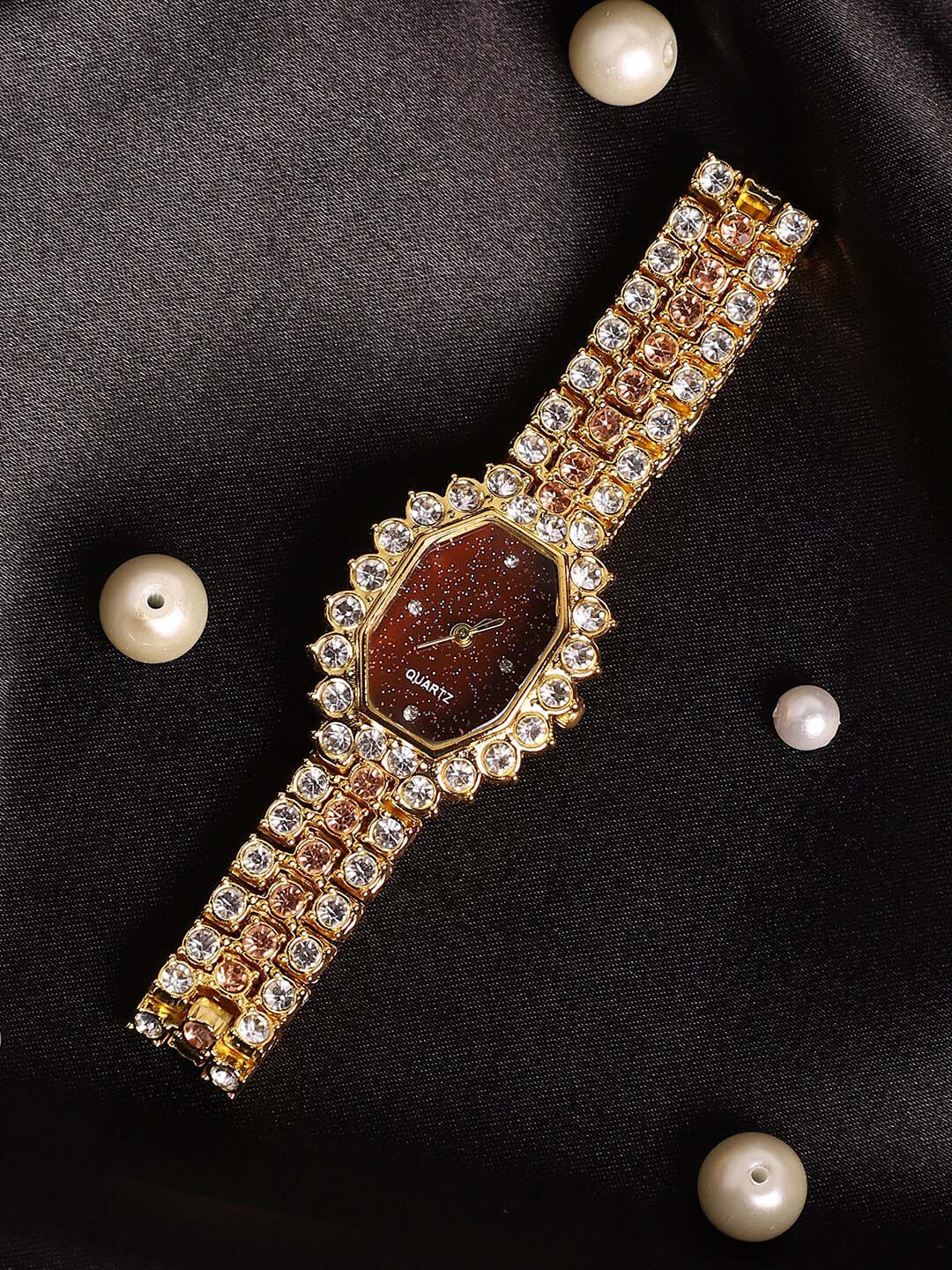 

HAUTE SAUCE by Campus Sutra Women Embellished Bracelet Style Analogue Watch SS23_HSWC1099, Maroon