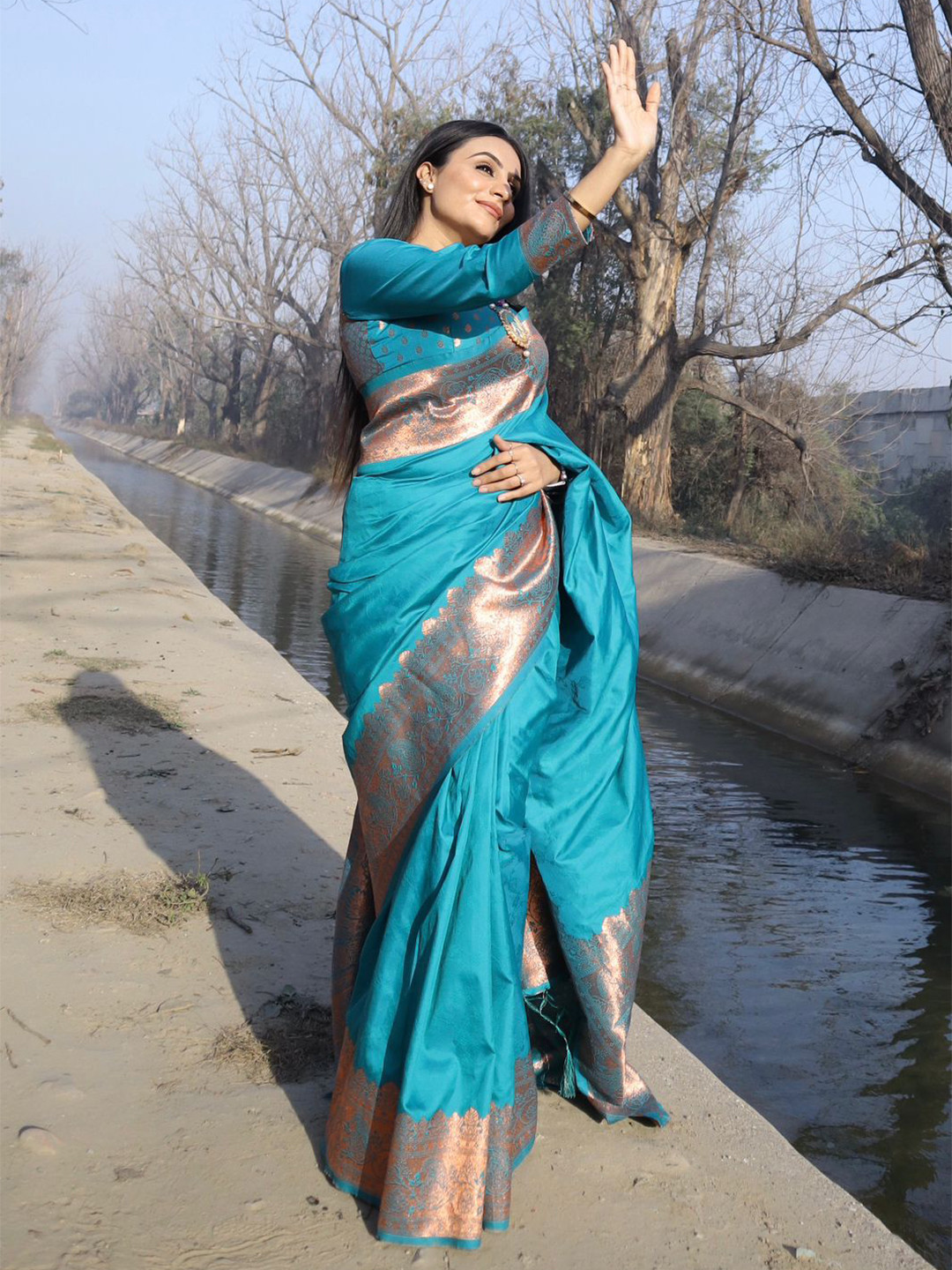 

TIEXA Woven Design Border Zari Pure Silk Banarasi Saree, Blue