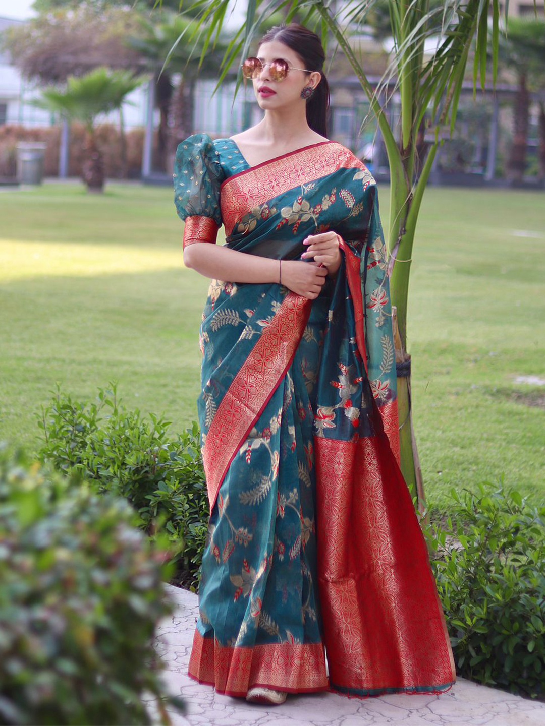 

TIEXA Ethnic Motifs Woven Design Zari Pure Silk Banarasi Saree, Green
