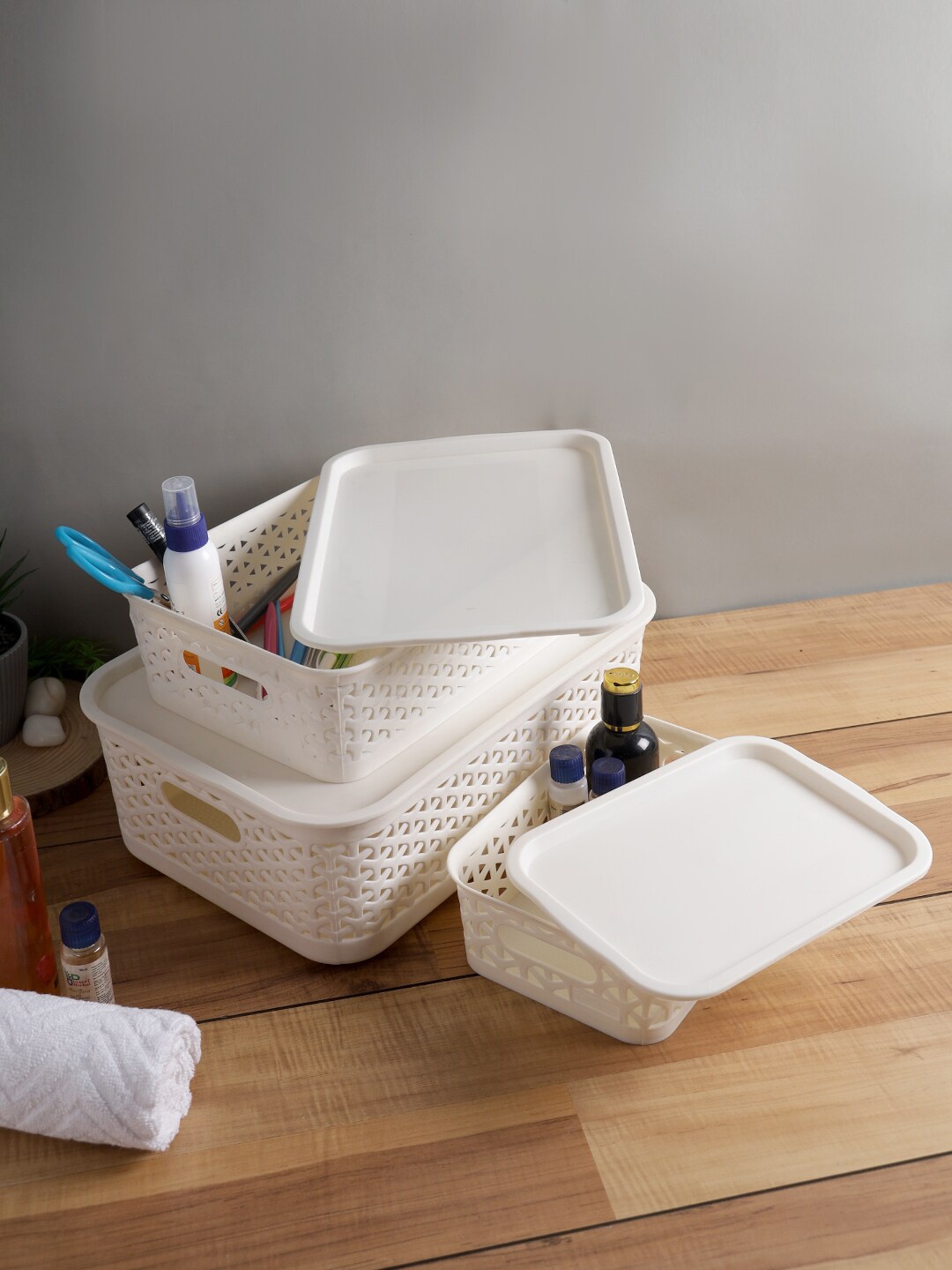 

Abode White 3-Pieces Multipurpose Organiser Basket for Storage Without Lid
