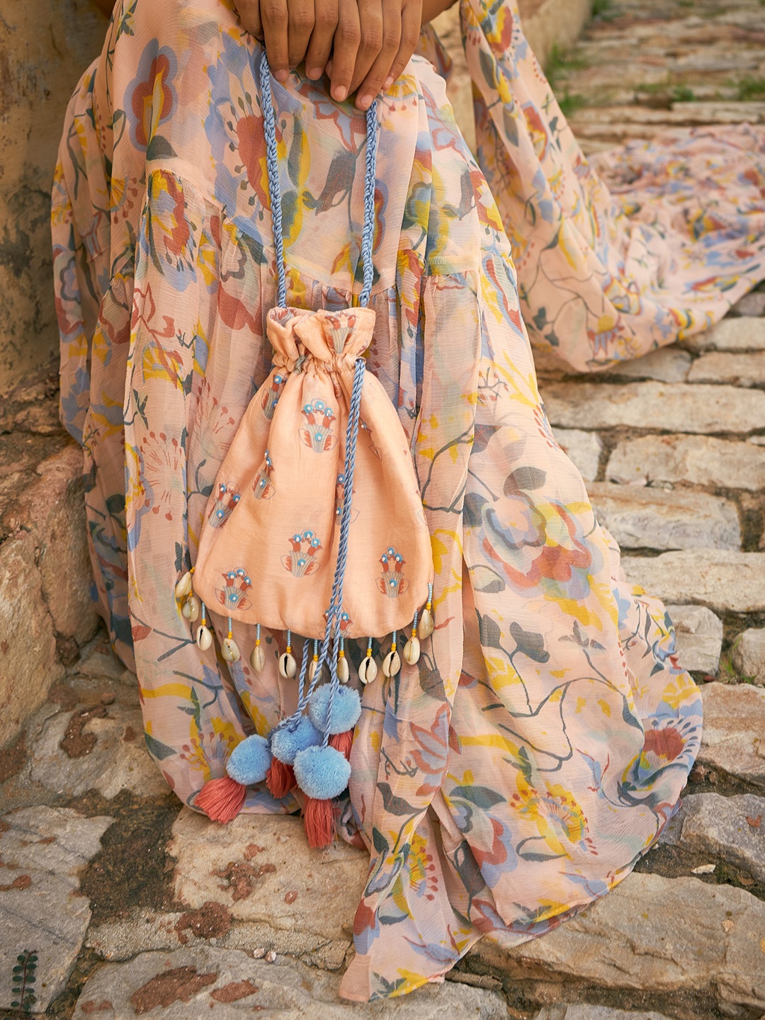 

Baise Gaba Oversized Bucket Tote Bag with Tasselled, Peach