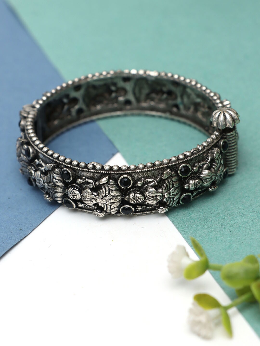 

Ozanoo Women Brass Silver-Plated Kada Bracelet
