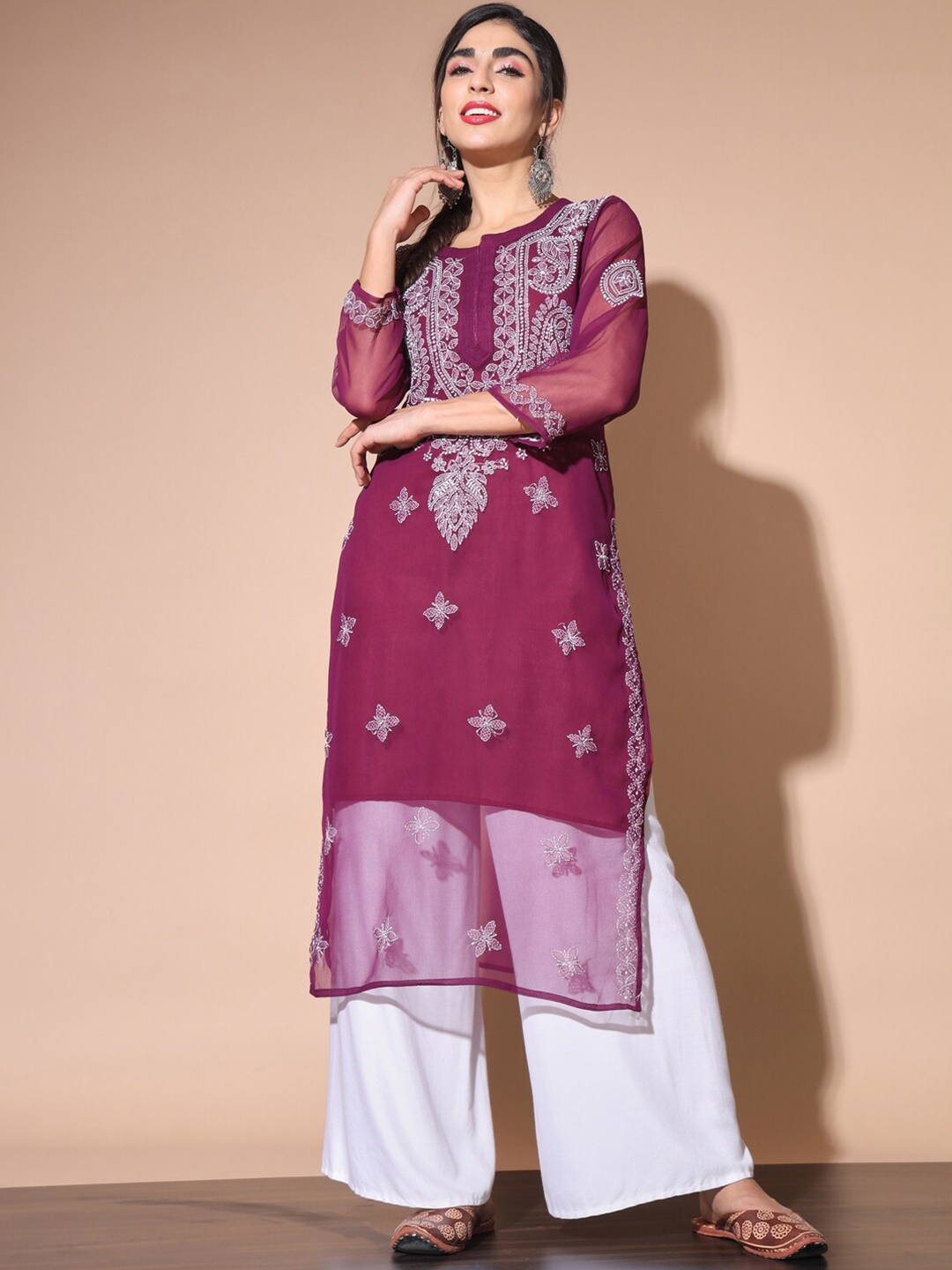 

BUY NEW TREND Ethnic Motifs Embroidered Chikankari Kurta, Burgundy