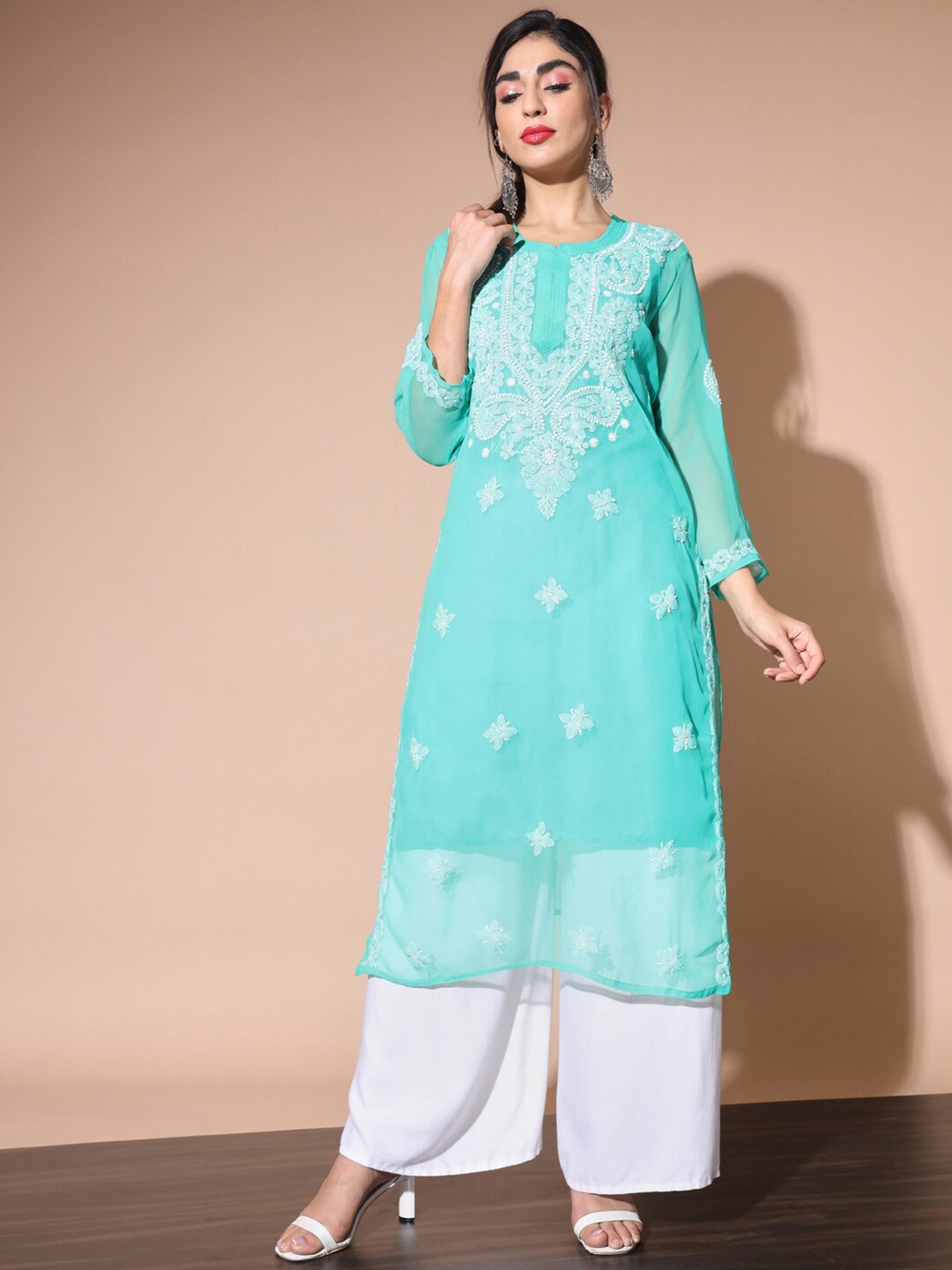 

BUY NEW TREND Ethnic Motifs Embroidered Chikankari Kurta, Blue