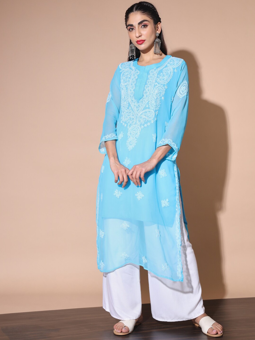 

BUY NEW TREND Ethnic Motifs Embroidered Chikankari Georgette Kurta, Blue