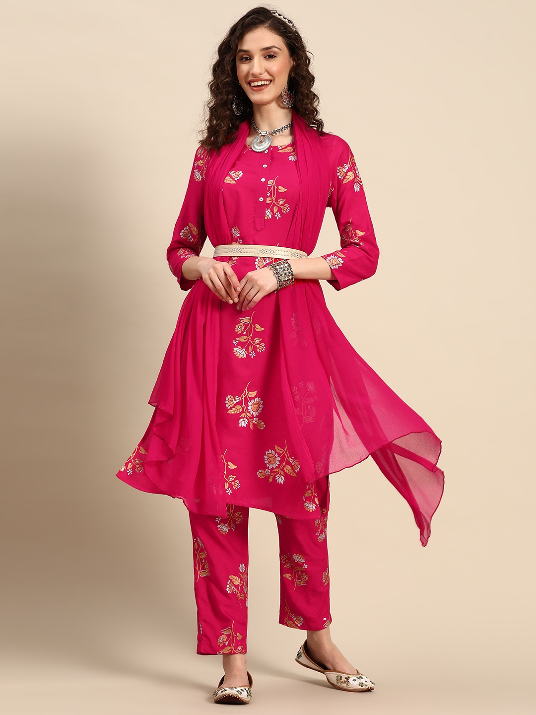 

Sangria Floral Printed Regular Kurta With Trousers & Dupatta, Fuchsia