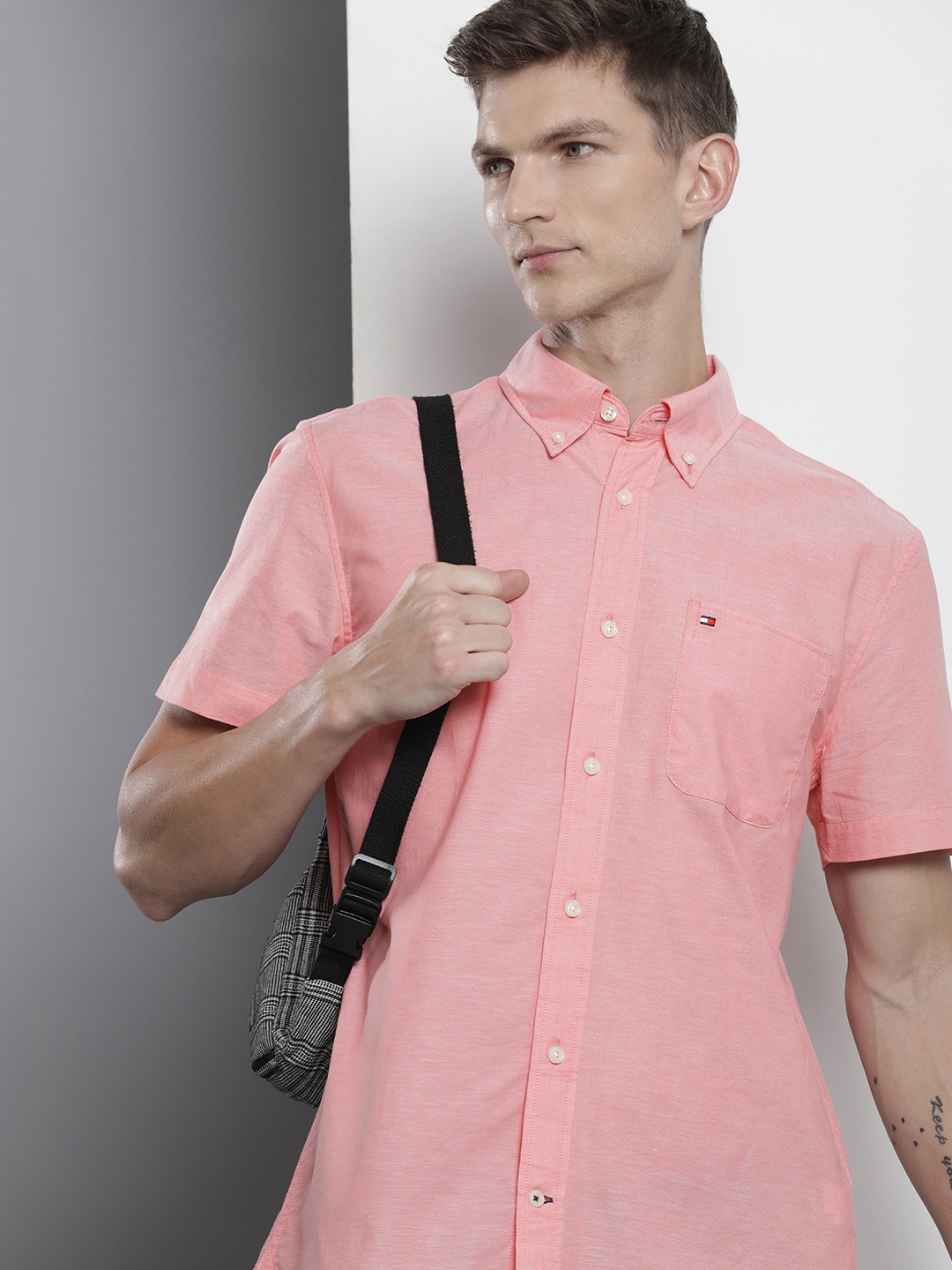 

Tommy Hilfiger Men Pure Cotton Solid Button-Down Collar Casual Shirt, Pink