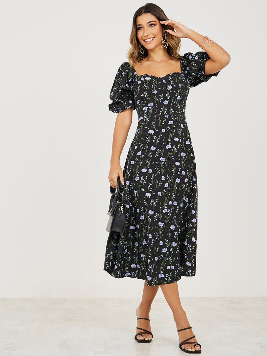 

Styli Floral Print Sweetheart Neck A-Line Midi Dress, Black