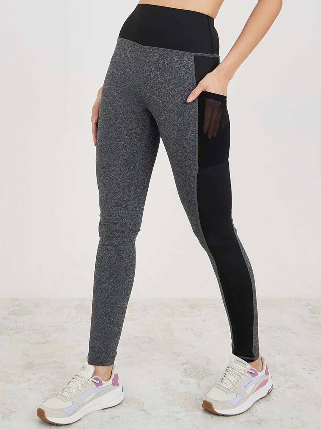 

Styli Women Colourblocked Leggings with Mesh Pocket Detail & Side Panel, Grey