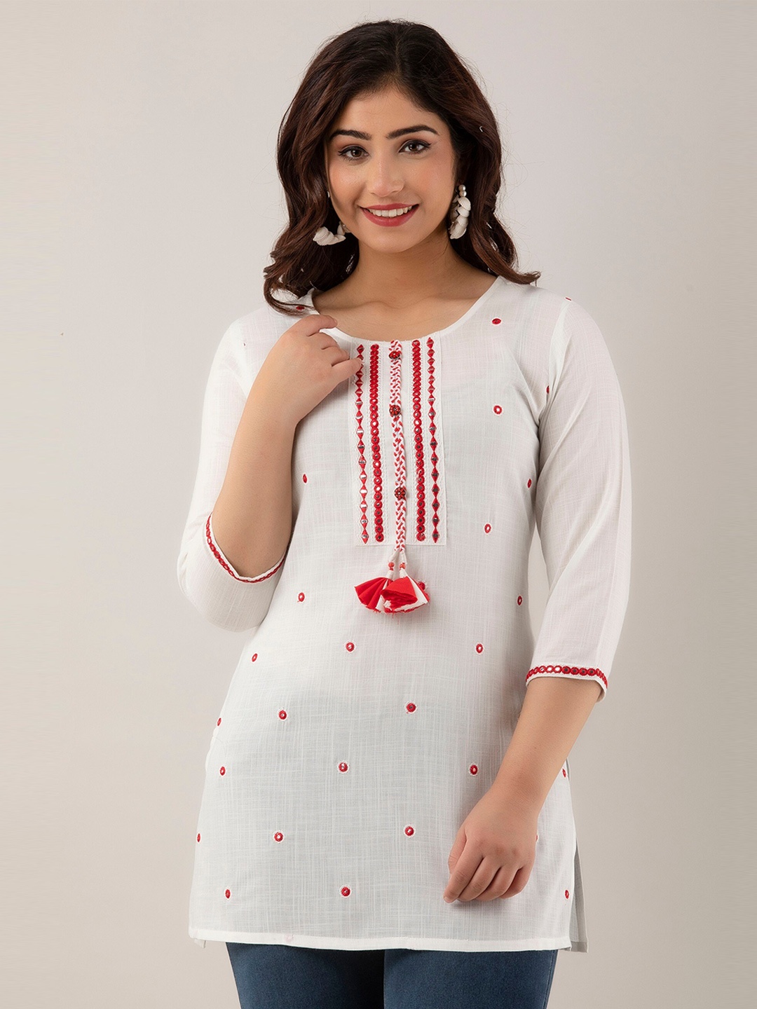 

Charu Geometric Embroidered Straight Kurti, White