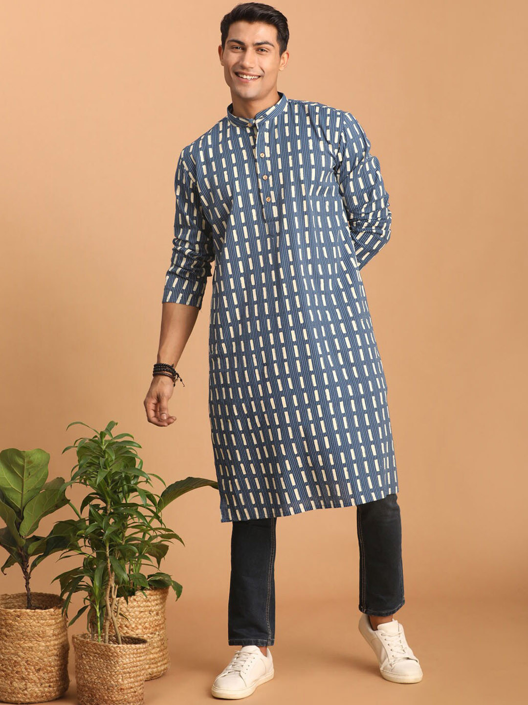 

VASTRAMAY Geometric Printed Thread Work Pure Cotton Kurta, Blue
