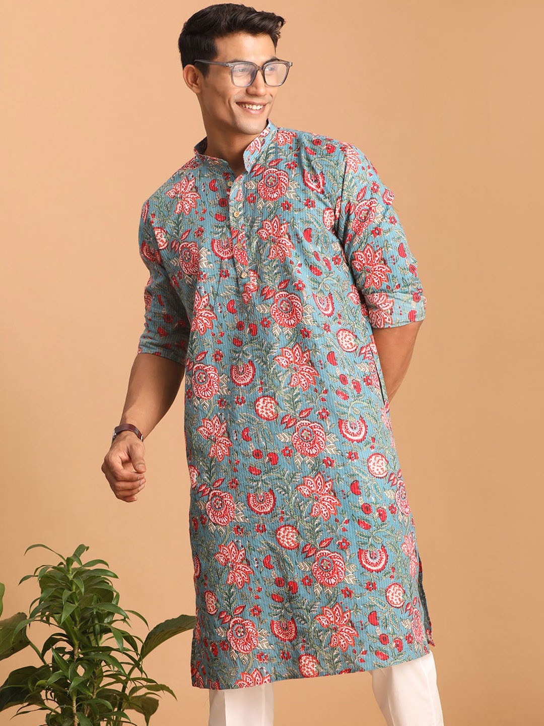 

VASTRAMAY Floral Printed Thread Work Pure Cotton Kurta, Blue