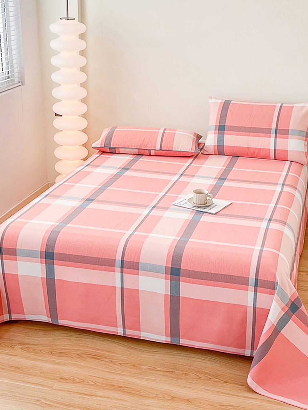 

JC Collection Pink & Grey Geometric Printed 186 TC Cotton Queen Bedsheet & Pillow Covers