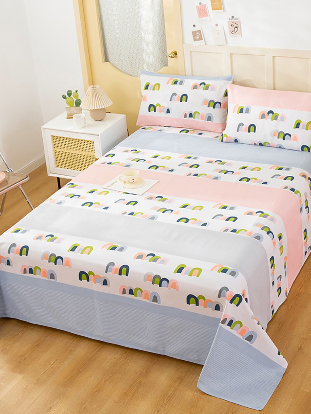 

JC HOME Blue & White 186 TC Cotton King Bedsheet & Pillow Covers