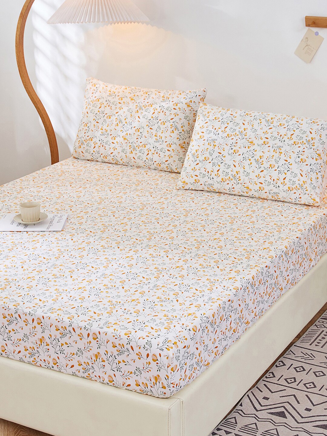 

JC HOME Peach-Coloured & Green 200 TC Fitted Cotton Queen Bedsheet & Pillow Covers