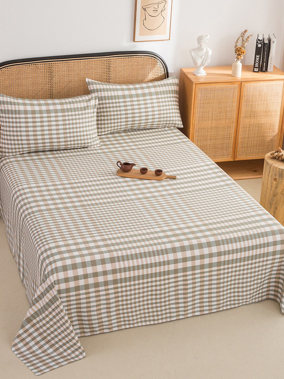 

JC Collection Beige & Green Striped 220 TC Cotton Queen Bedsheet & Pillow Covers