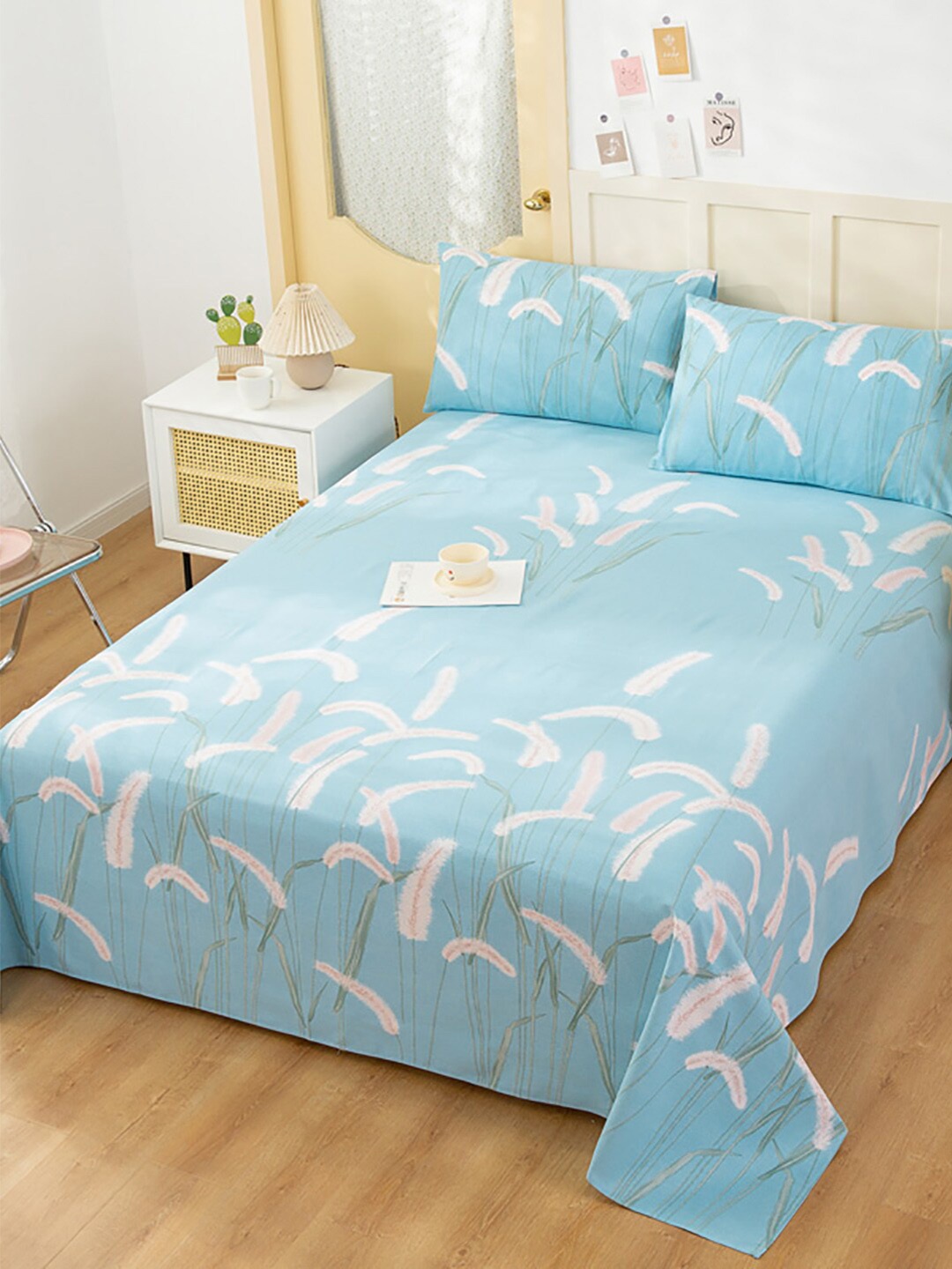 

JC HOME Blue & White Floral 186 TC Cotton King Bedsheet & Pillow Covers