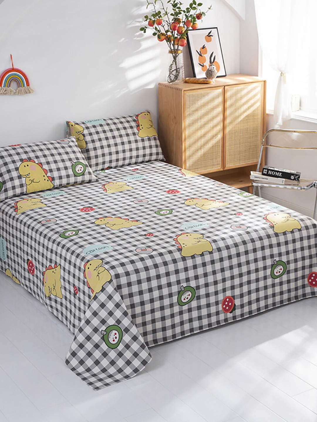 

JC Collection Grey & White Geometric 186 TC Pure Cotton King Bedsheet With 2 Pillow Covers
