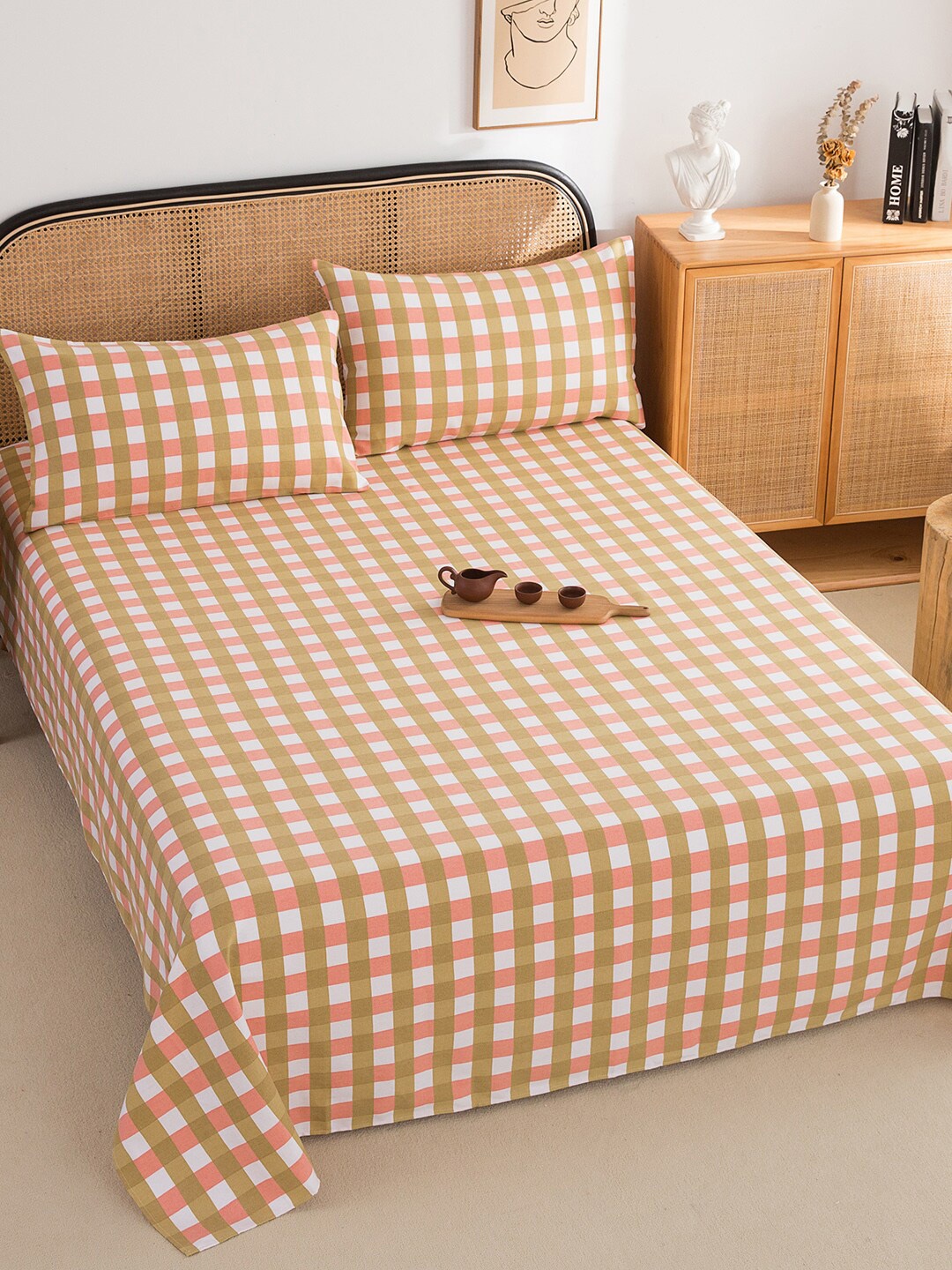 

JC Collection Brown & White Geometric 220 TC Pure Cotton King Bedsheet & 2 Pillow Covers