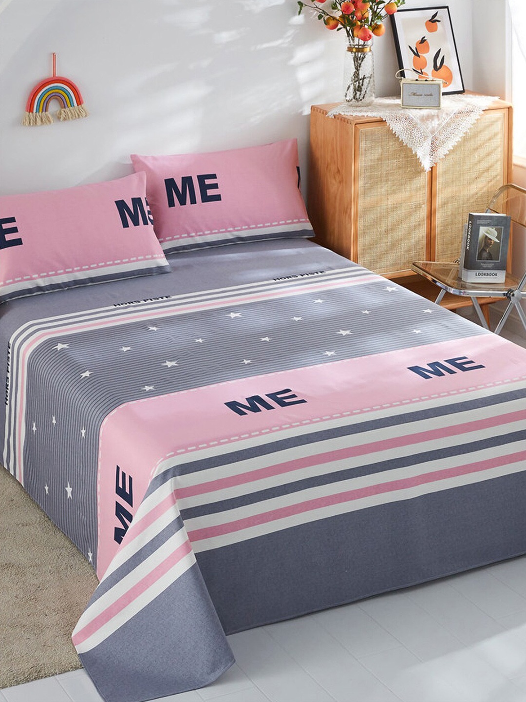 

JC HOME Pink & Grey Printed 186 TC Pure Cotton King Bedsheet With 2 Pillow Covers
