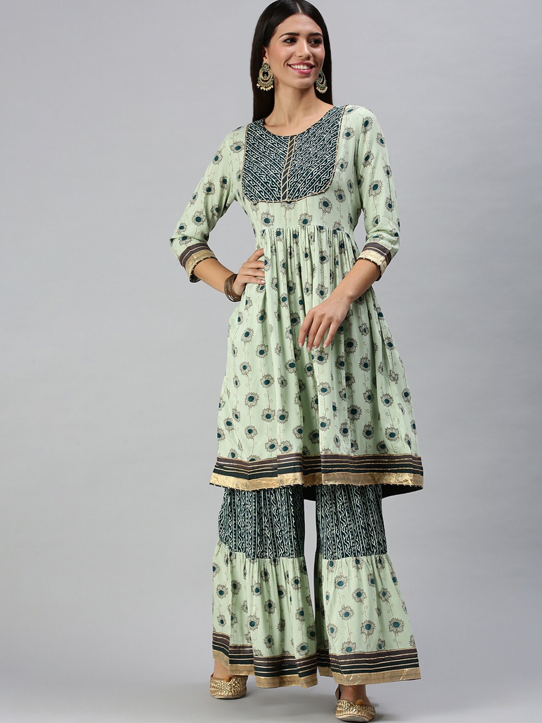 

SHOWOFF Floral Printed Pleated Gotta Patti Foil Anarkali Kurta with Palazzos, Green