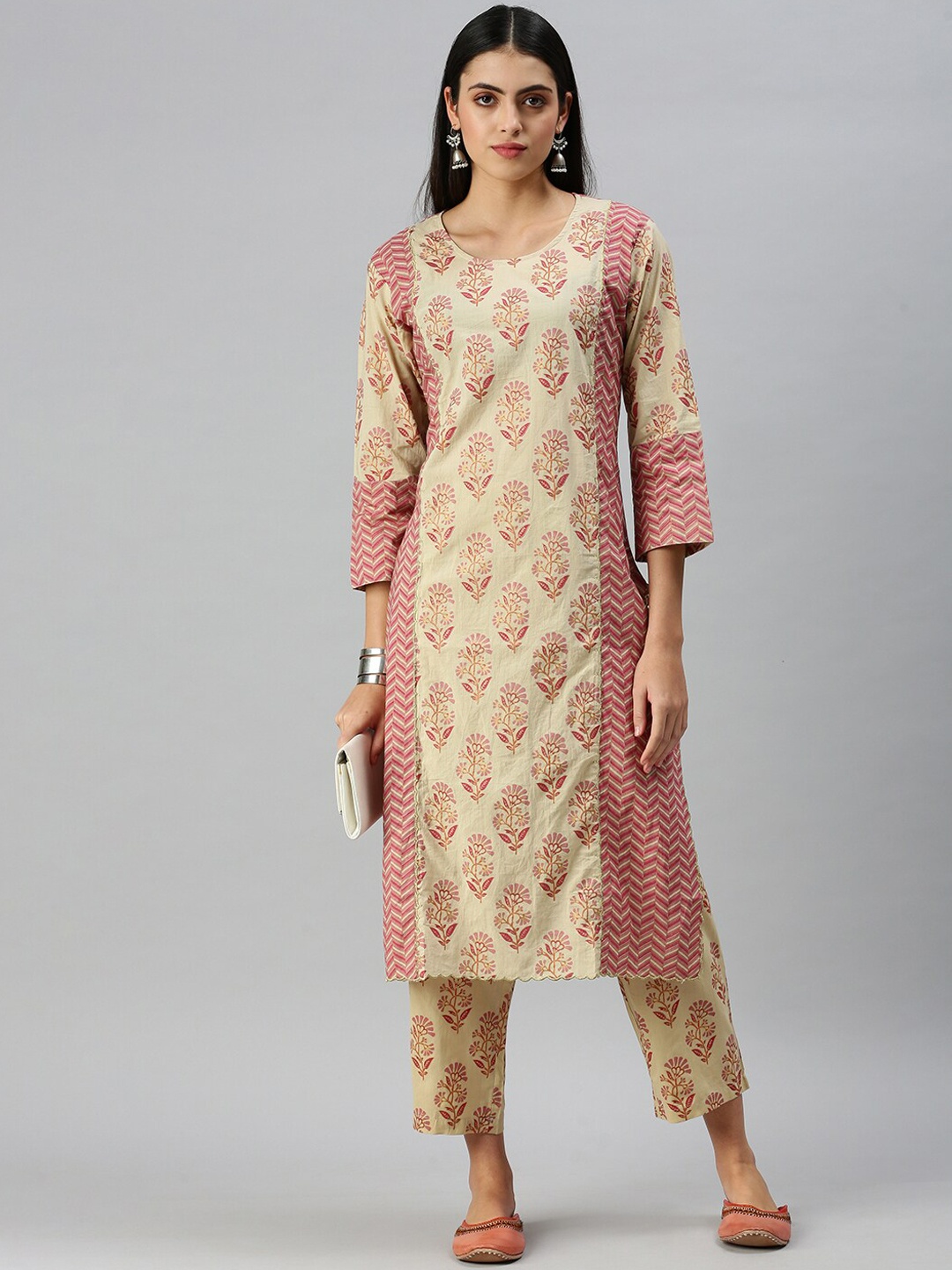 

SHOWOFF Floral Printed Panelled Kurta with Trousers, Beige