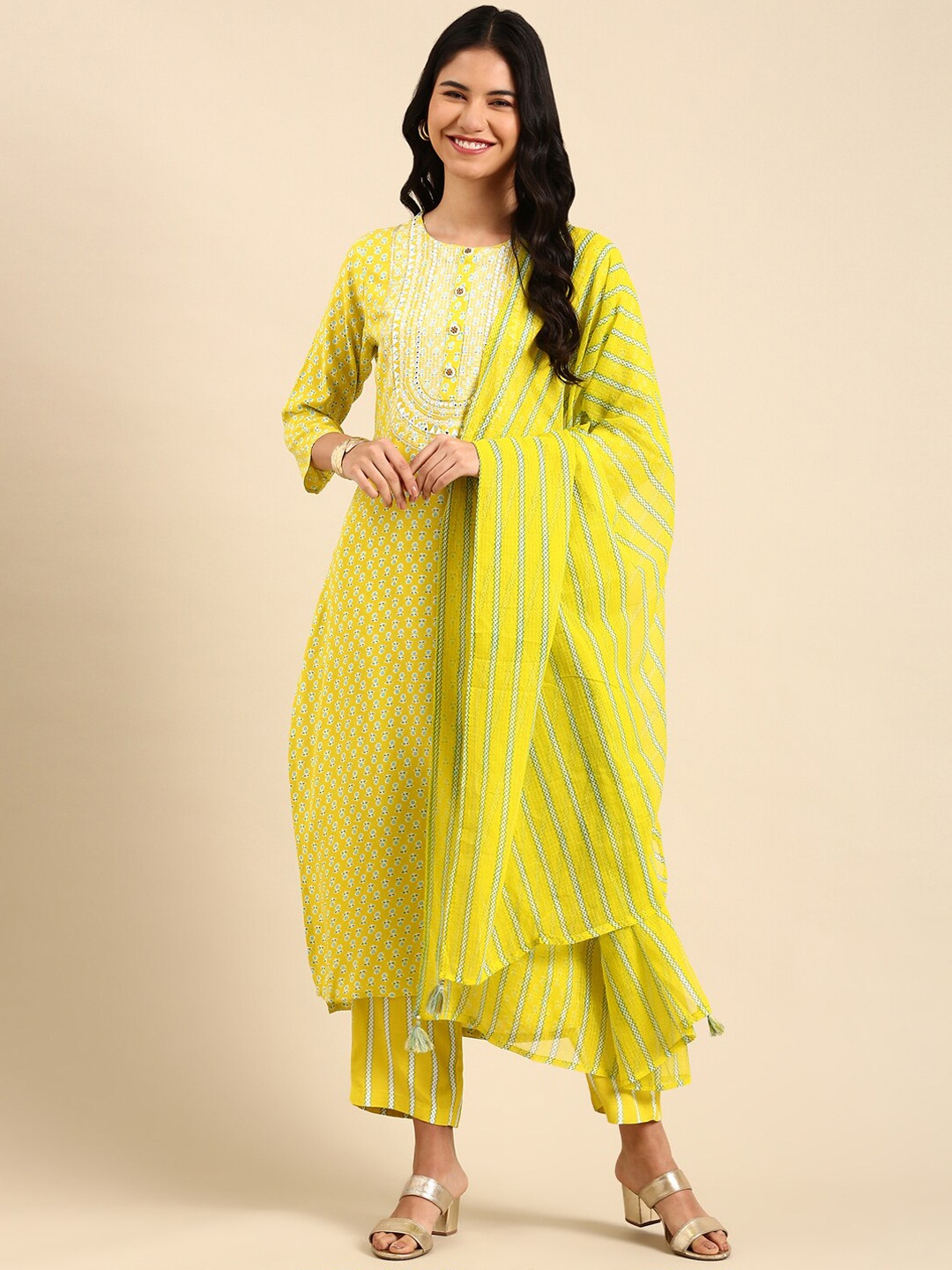 

SHOWOFF Floral Printed Thread Work Kurta with Trousers & Dupatta, Lime green